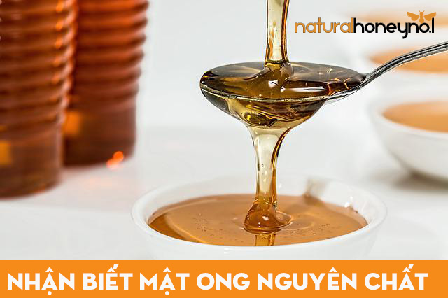 Mật ong nguyên chất thường có màu vàng cam, độ sánh nhất định, vị ngọt thanh và hương thơm đặc trưng